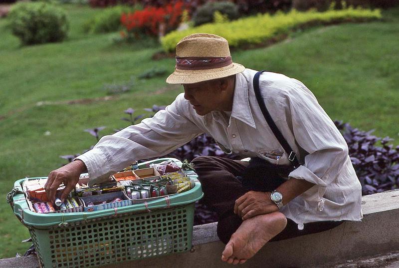 WT 0800 130-15 Thailand.jpg